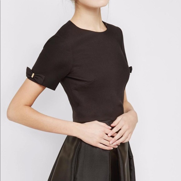Ted Baker London Tops - Ted Baker Gayl Bow Crop 🤩